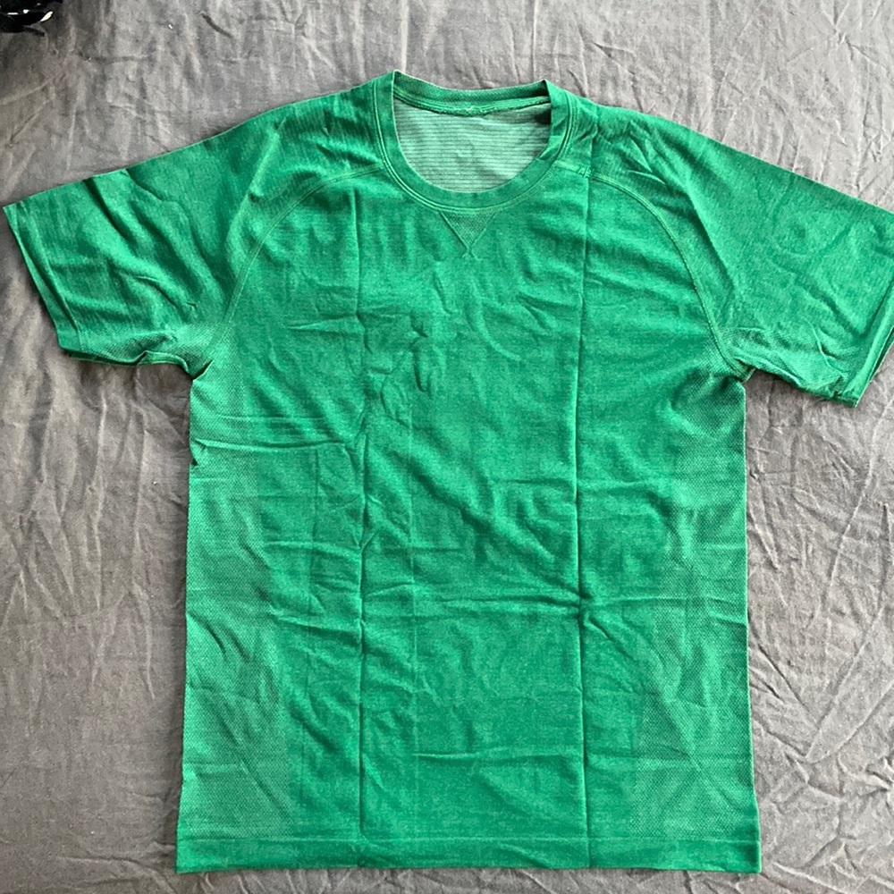 Lululemon medium green surge tee